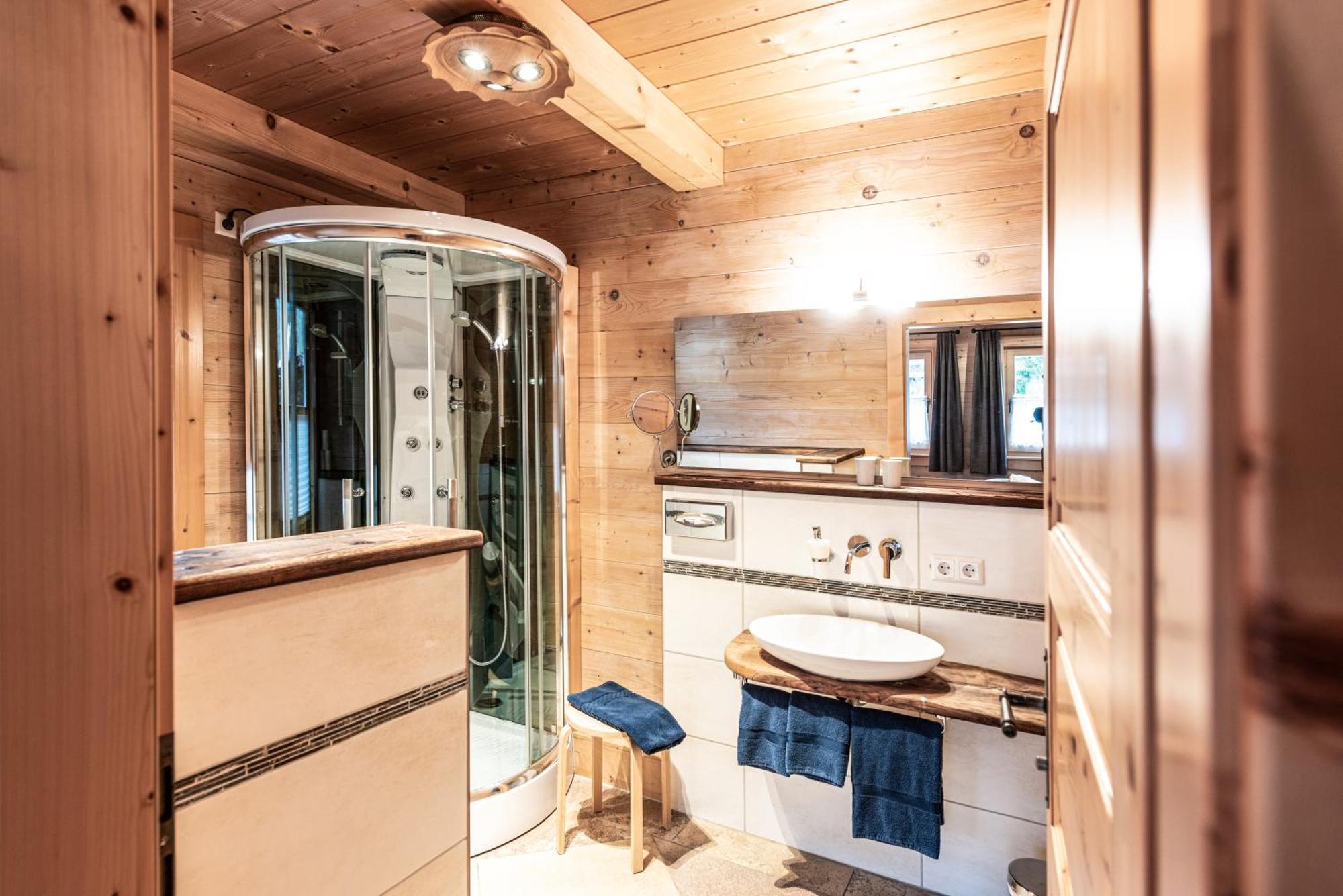 Chalets & Apartments Beim Waicher Ruhpolding Rum bild